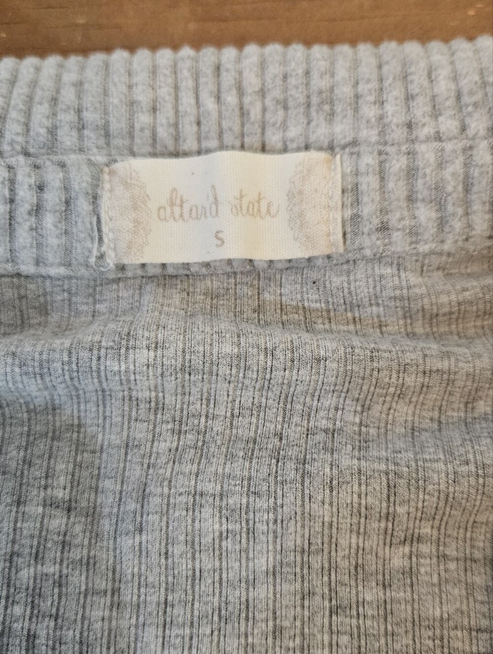 Altar'd State Long Sleeve Cropped Ribbed Vneck Polo Gray Size Small - Picture 2 of 7